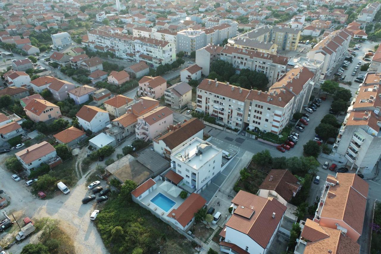 Apartment Zara - Luxury Apartment With Private Pool Exterior photo